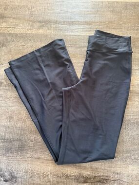 Old Navy Active Powersoft Extra High Rise Flare Legging
